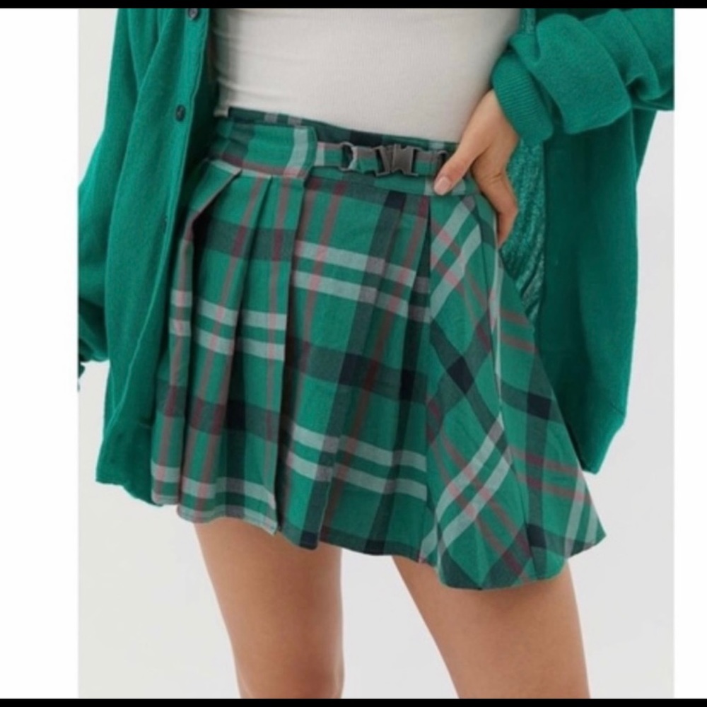 UO MARIANA BUCLEWAIST MINI SKIRT